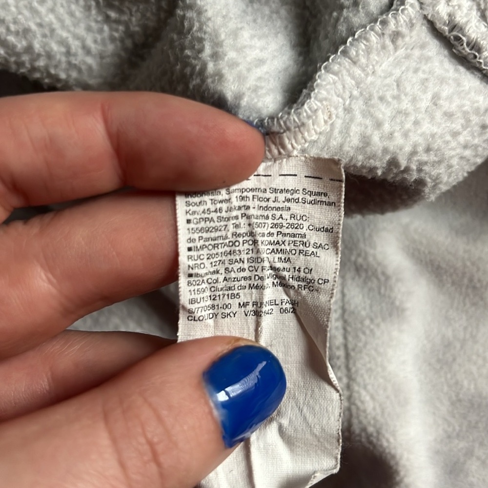 Super soft, fleece, cowl neck, cropped sweatshirt. Grey and white. Size XXL - Picture 4 of 7